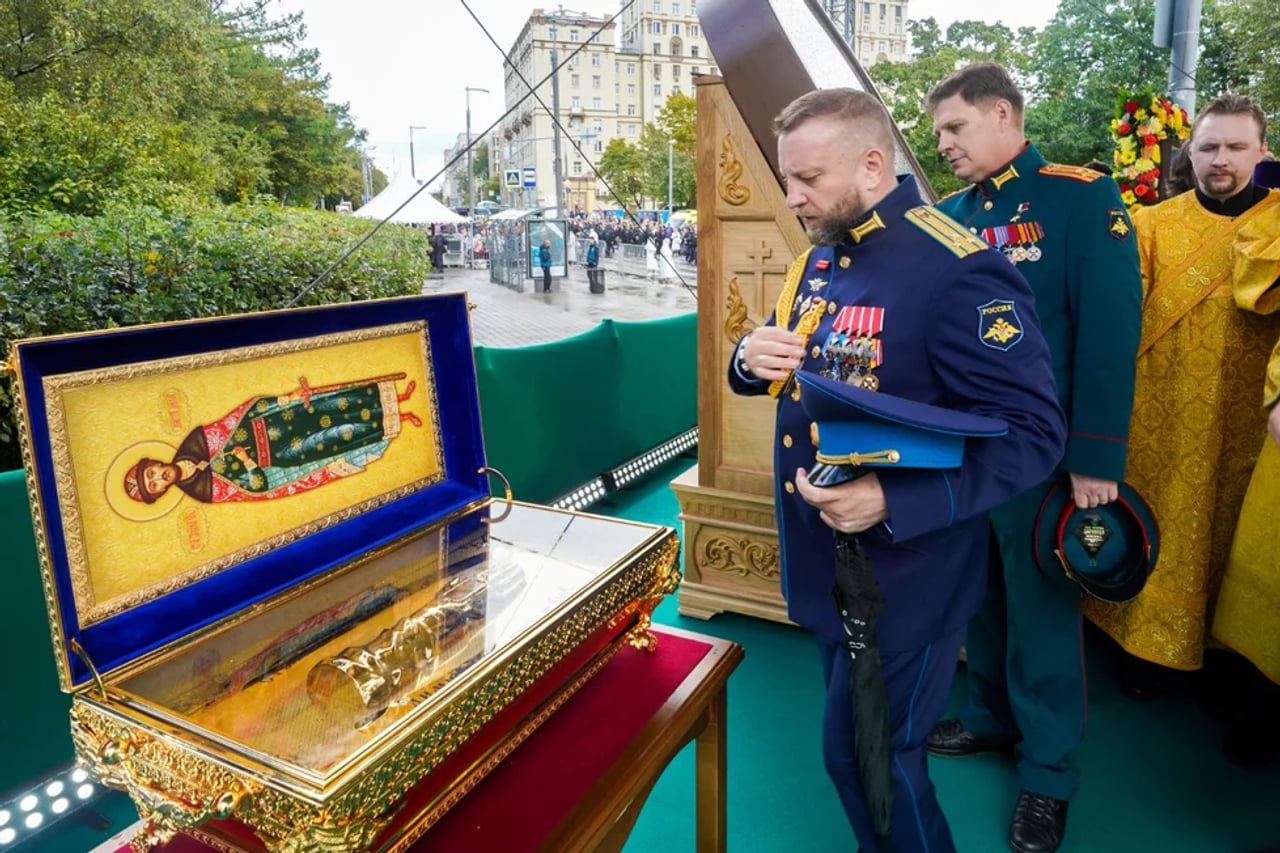 Rusko posílá ostatky Dmitrije Donského i na frontu jako symbol války