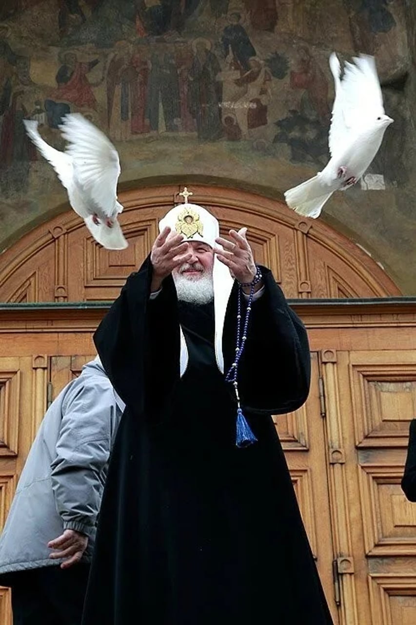 Rusko posílá ostatky Dmitrije Donského i na frontu jako symbol války