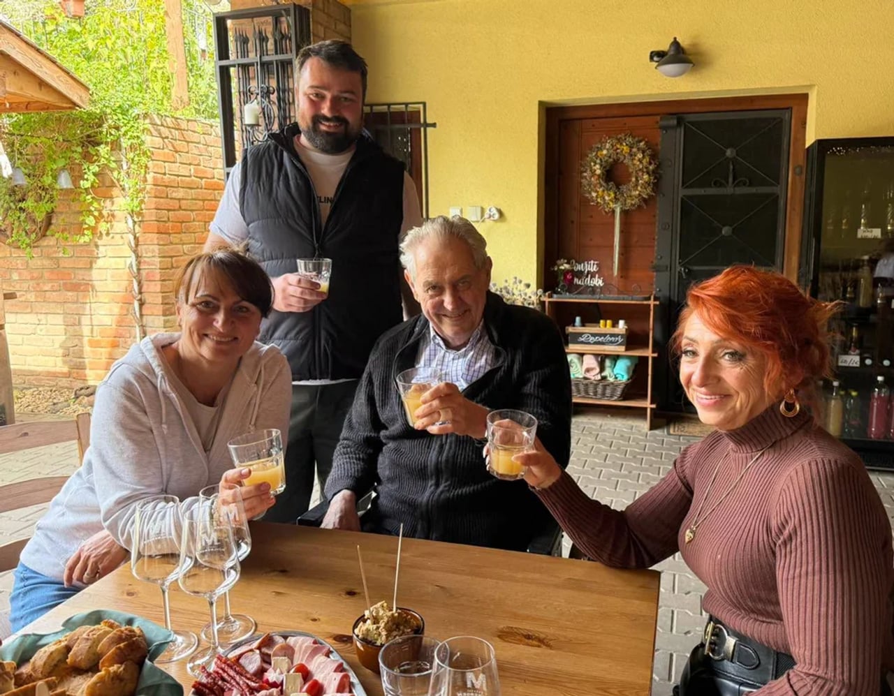 Miloš Zeman oslavil 82. narozeniny na třech místech Česka