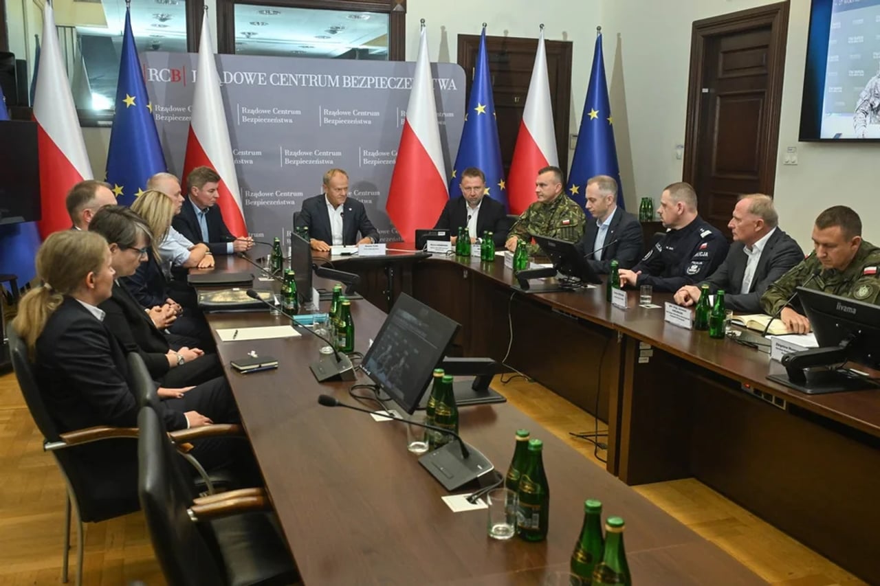 Polsko vyslalo stíhačky kvůli ruským dronům, platilo varování