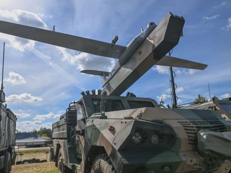 Polsko vyslalo stíhačky kvůli ruským dronům, platilo varování
