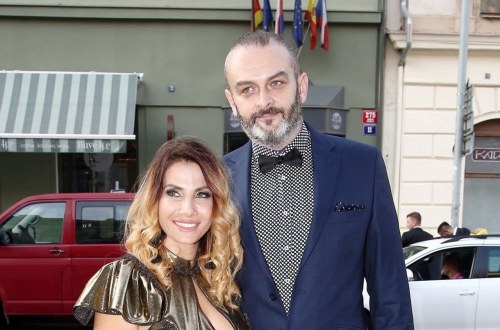 Decastelo po rozvodu v šoku